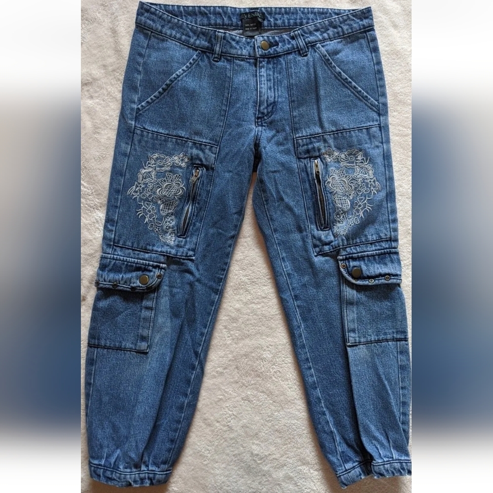 VENUS Womens Jeans Denim Blue Cargo Capri Size 6 Pants Stretch w/ Embroidery.